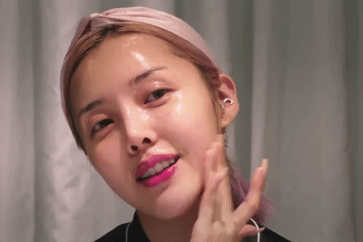 Waarom double cleansing de GAMECHANGER is in Korean Skincare